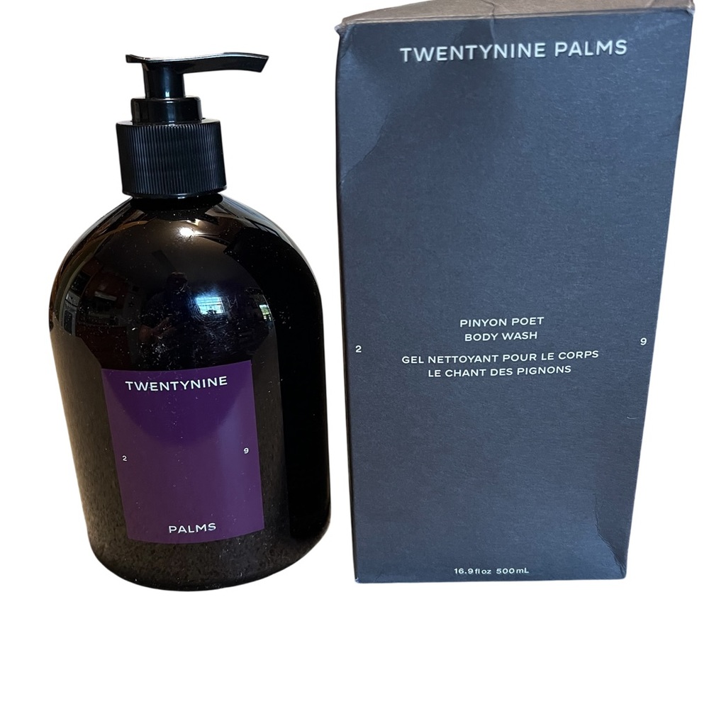 NIB Twenty-Nine Palms Pinyon Poet Body Wash
16.9 oz Bay Laurel, Jojoba, Marjoram